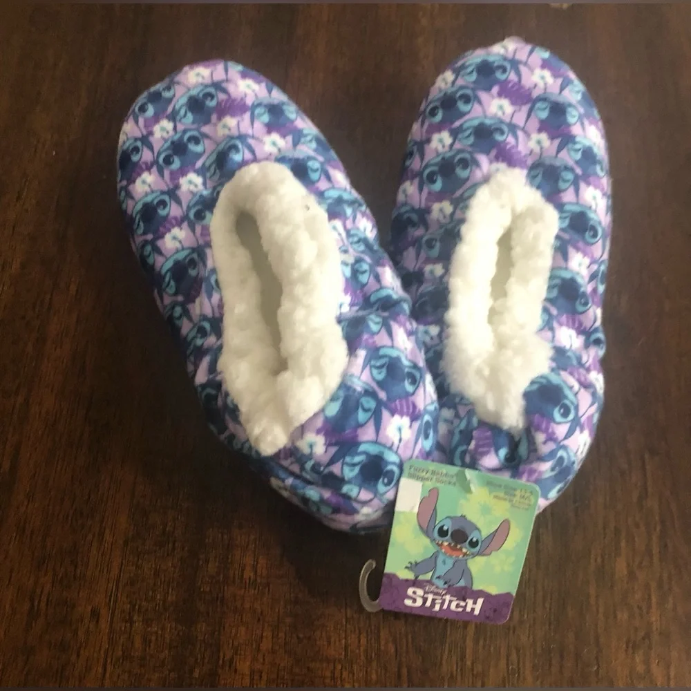 Disney Stitch girl’s slipper socks.fuzzy Babba sip on purple. Size 13-4